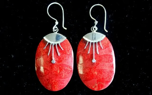 925 Silver Earrings - Hand-Made Oval Décor with Coral from Bali