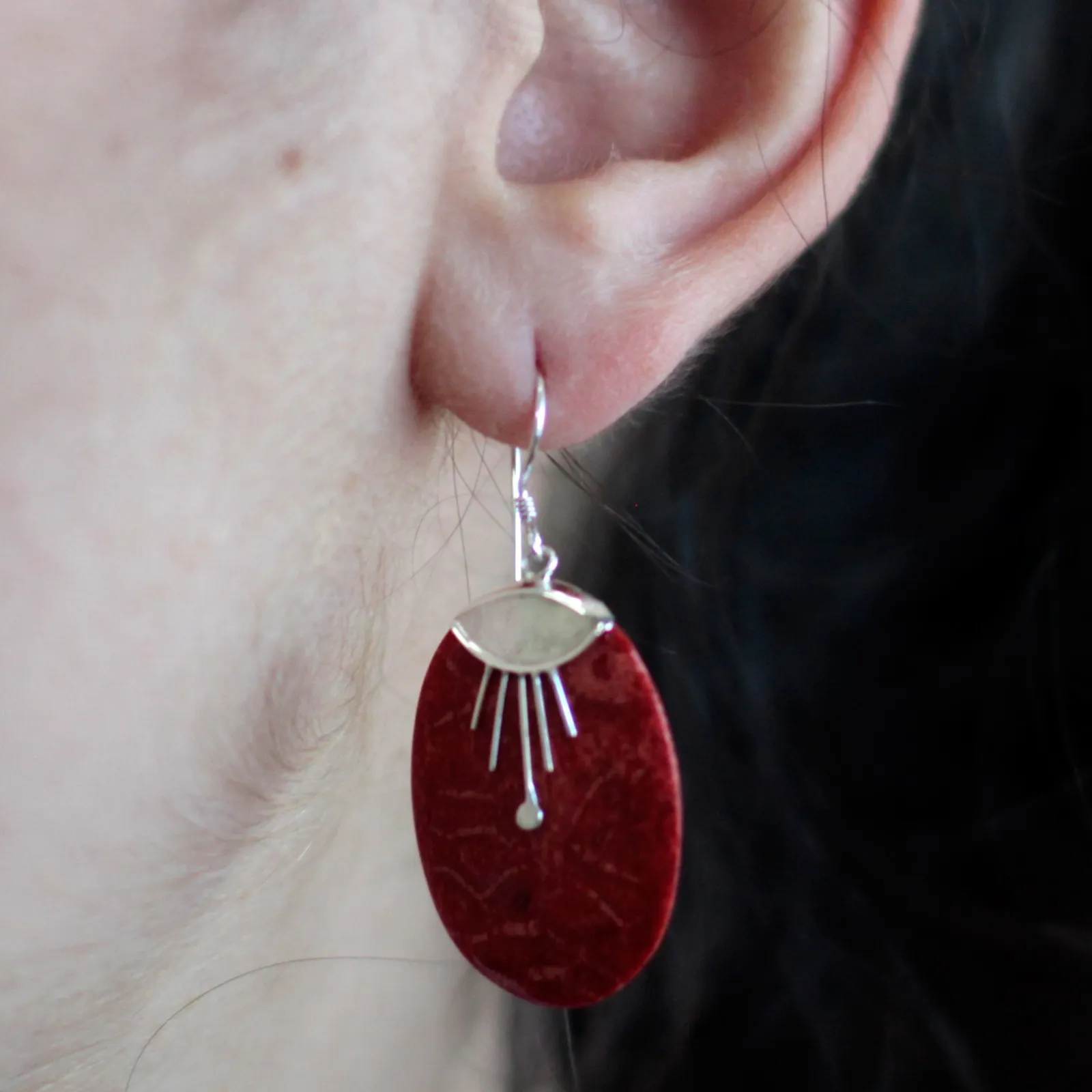 925 Silver Earrings - Hand-Made Oval Décor with Coral from Bali