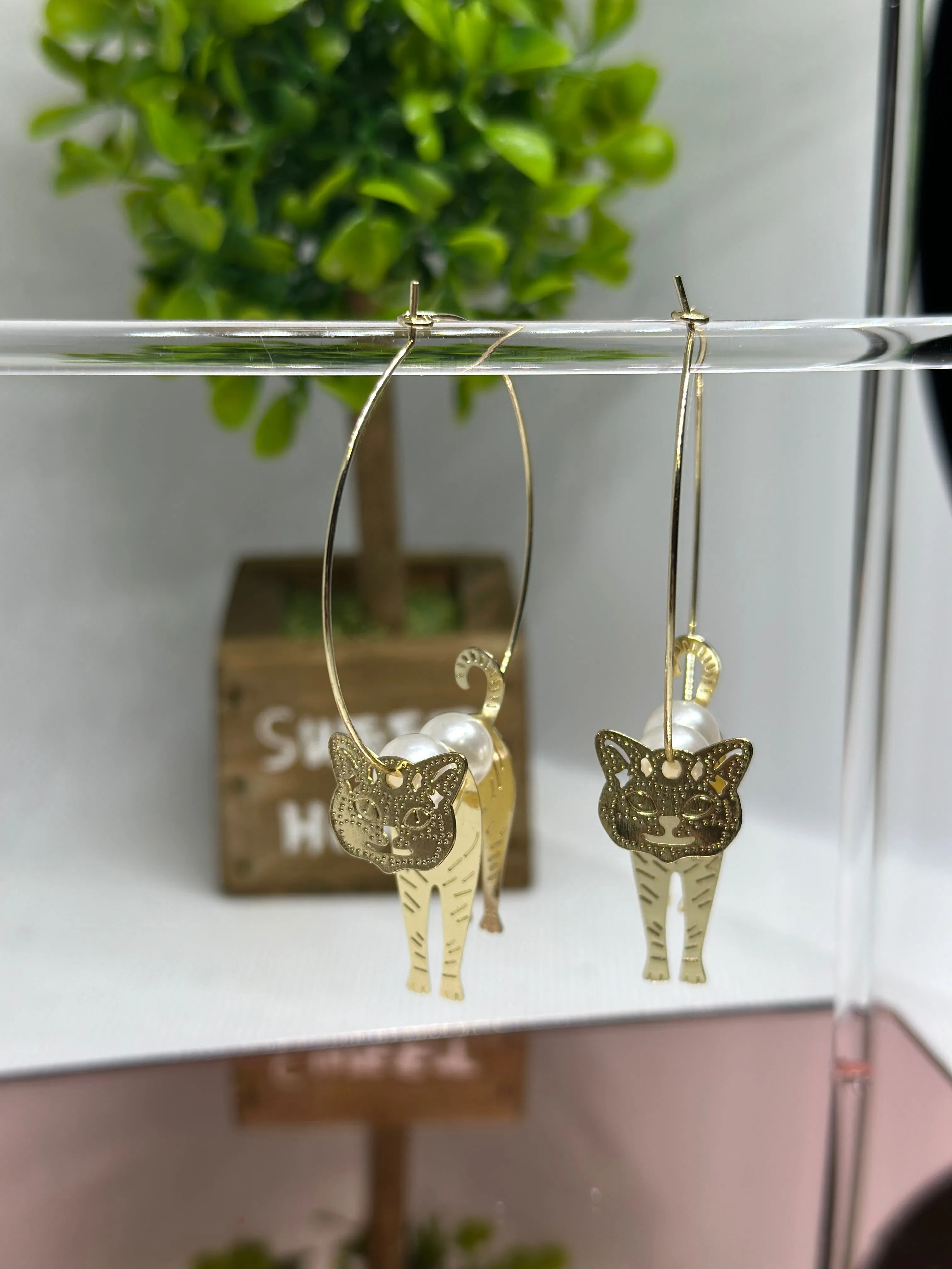 Cat hoops bead earrings