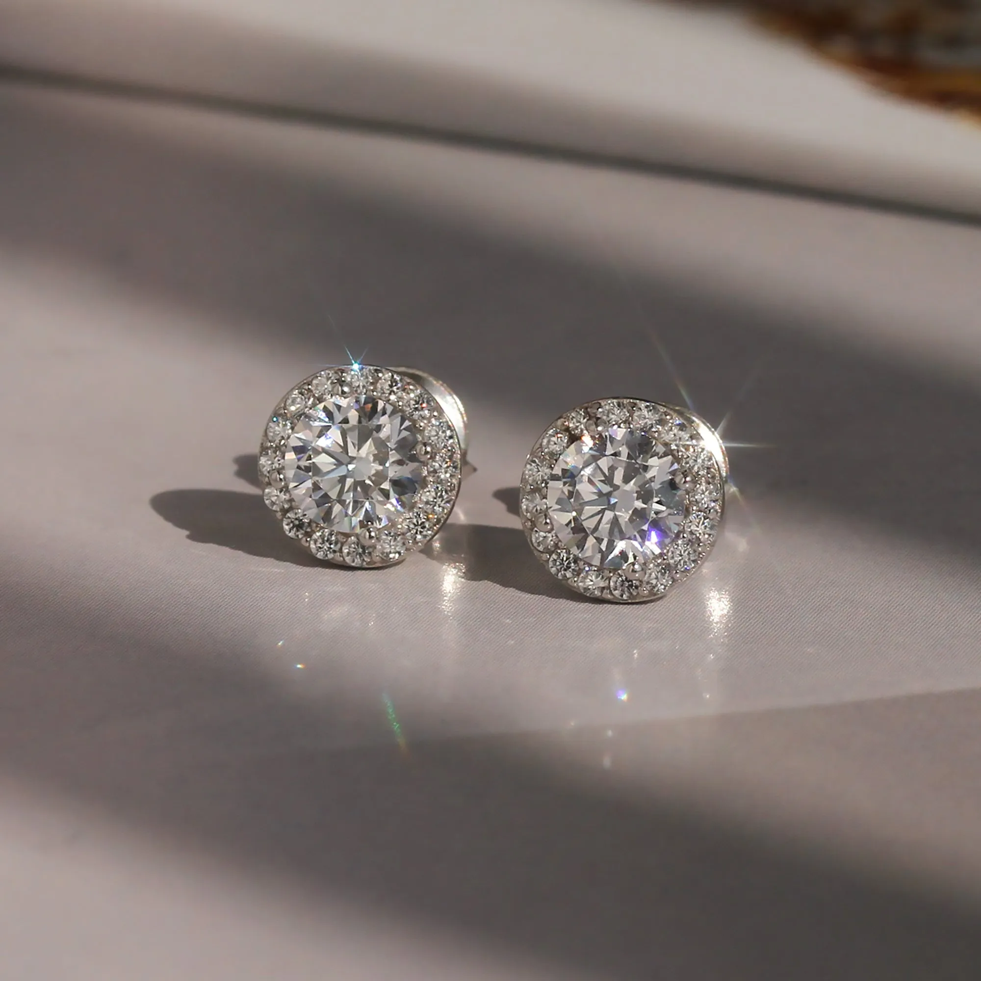 Elegant 2-Carat Illusion Halo Earrings