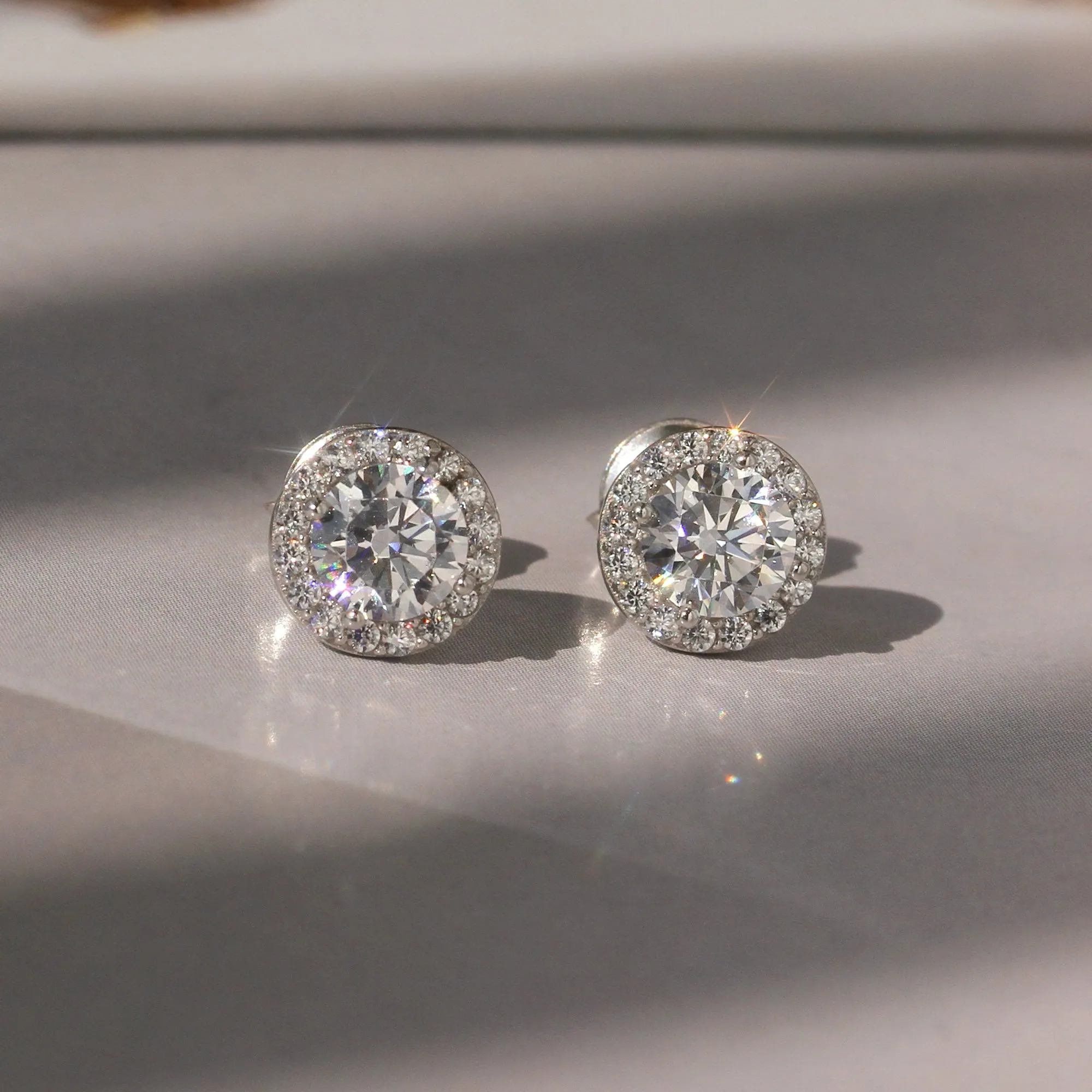 Elegant 2-Carat Illusion Halo Earrings