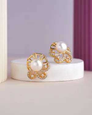 Elegant Stud Pearl Earring