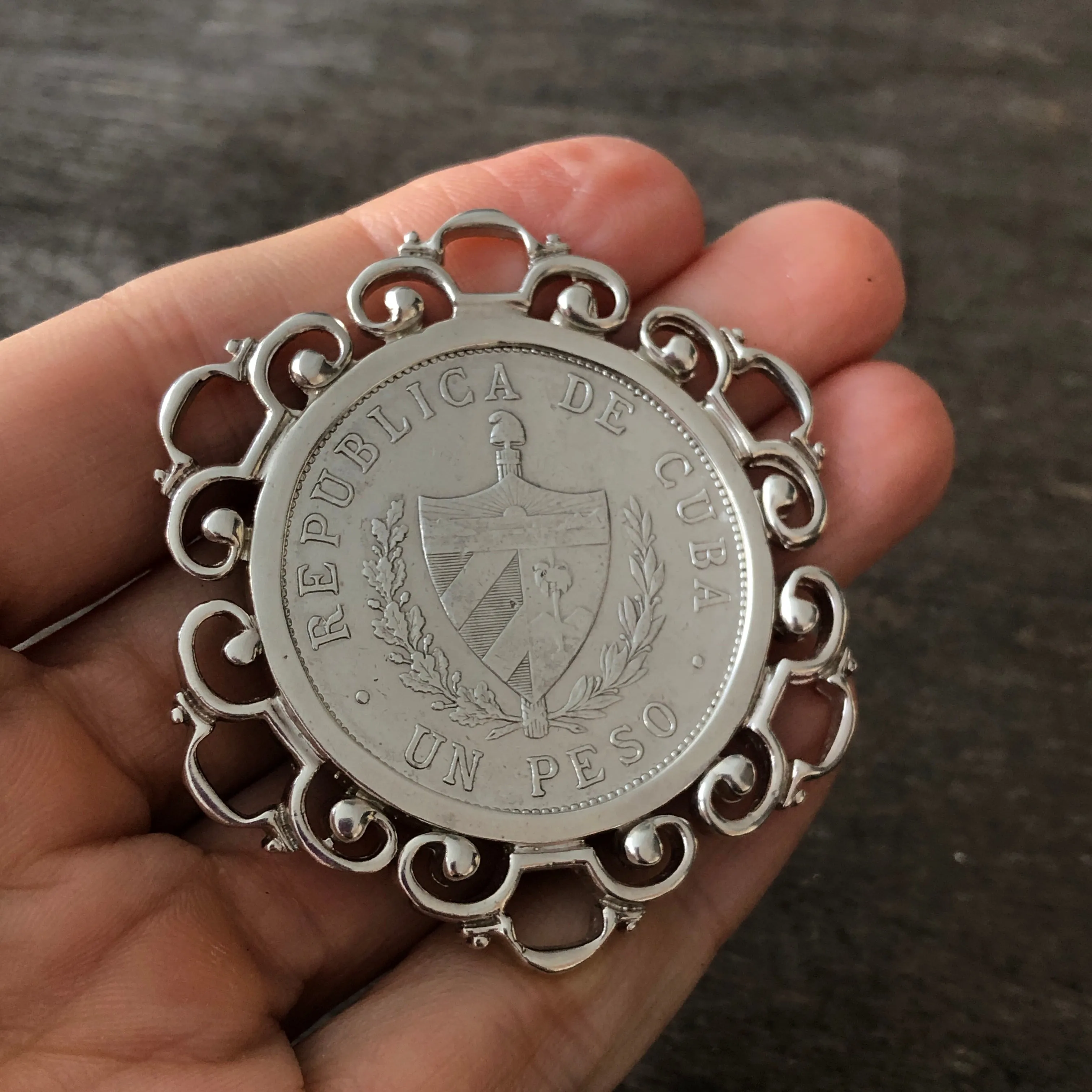 Flower Bezel Large Cuban Crest Pendant