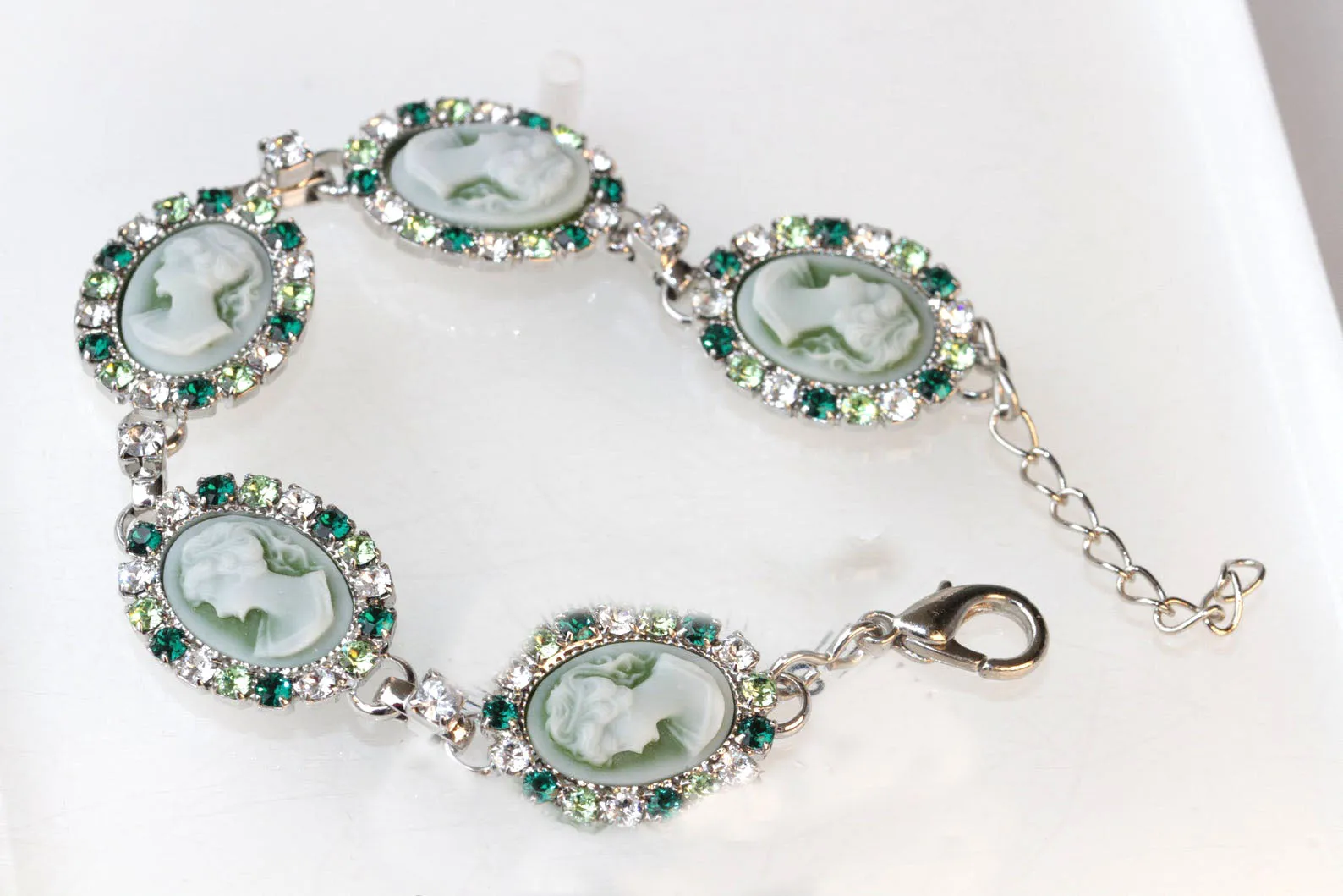 GREEN CAMEO BRACELET