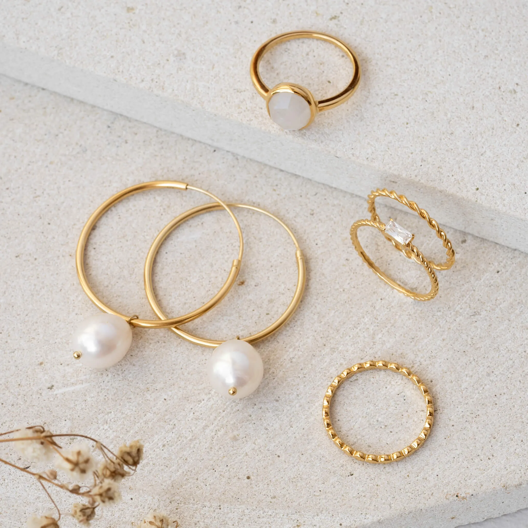 Hoop Earrings with Pearl - Rebecca