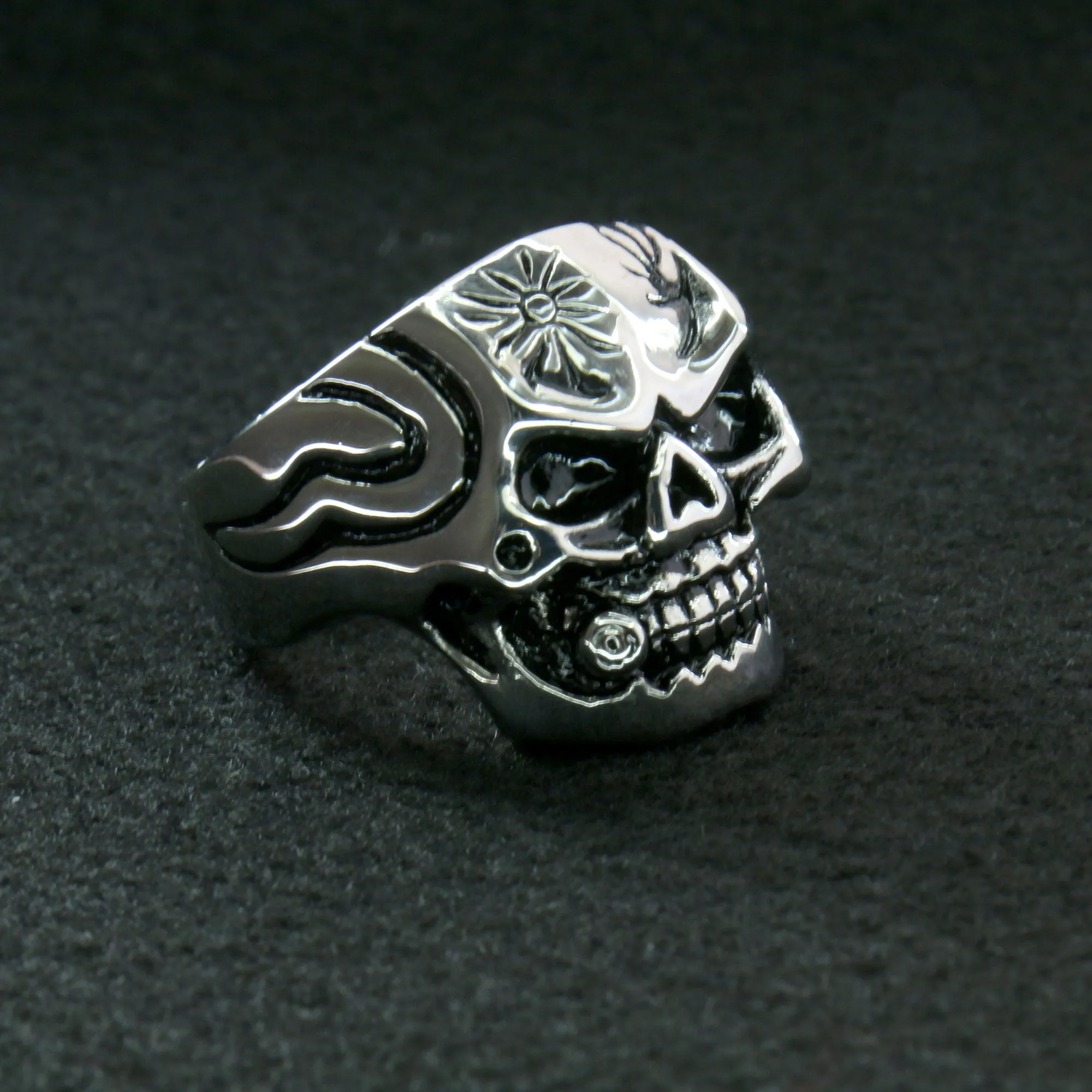 Hot Leathers JWR2102 Men's Skull Cigar Stainless Steel Ring