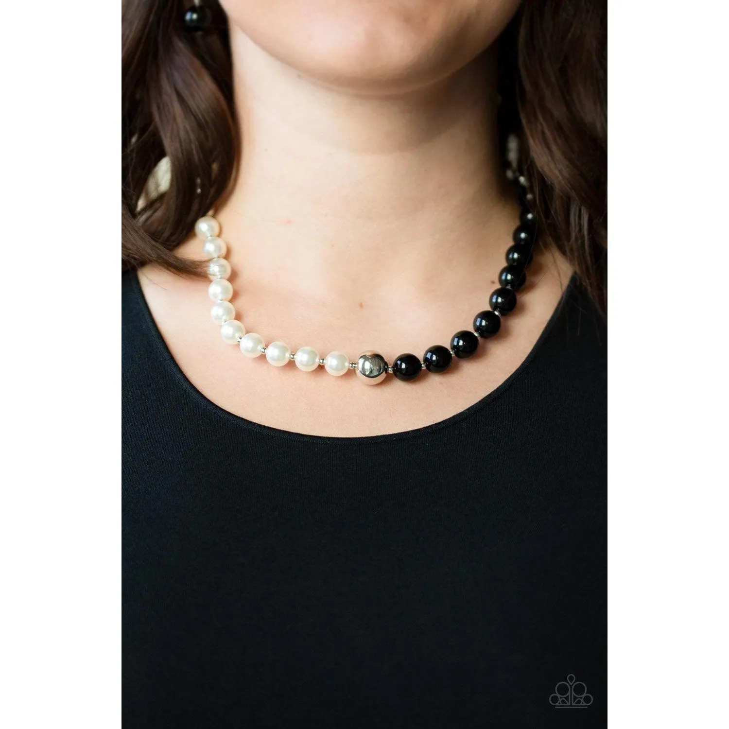 Paparazzi 5th Avenue A-Lister Black Necklace & Earrings Set