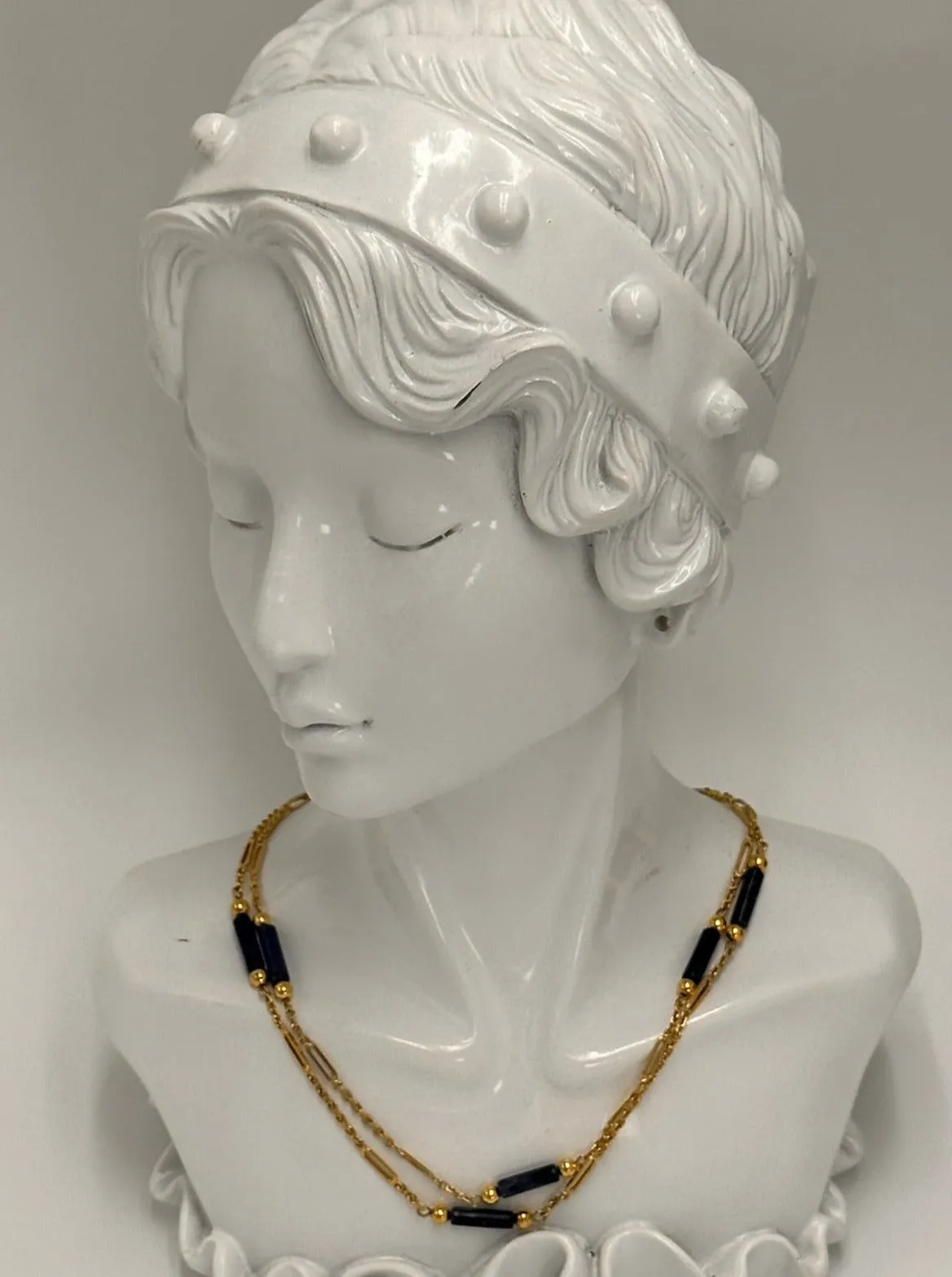 Timeless Elegance Unveiled: Lapis Lazuli & Gold-Look Link Necklace