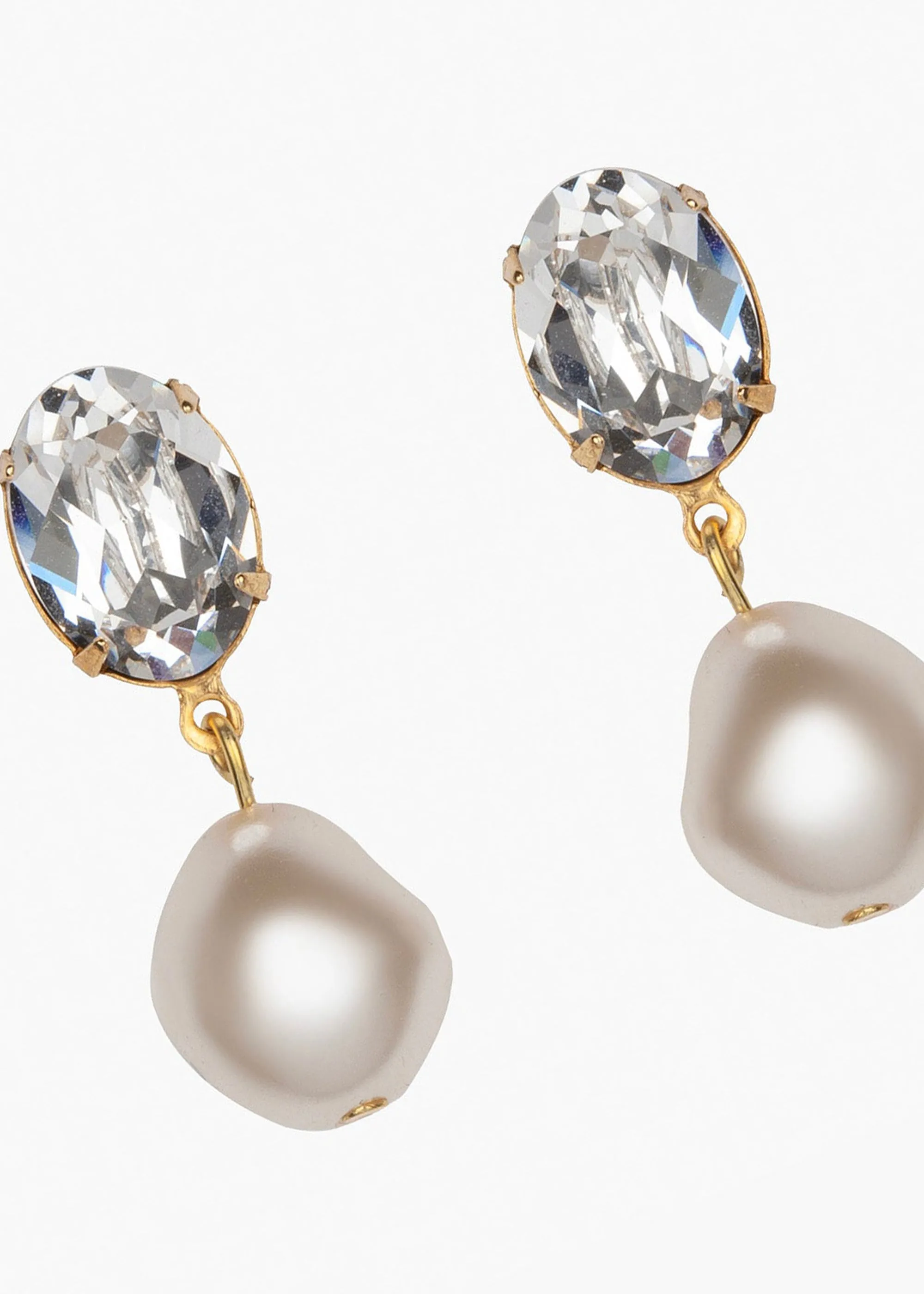 Tunis Earrings -- Diamond