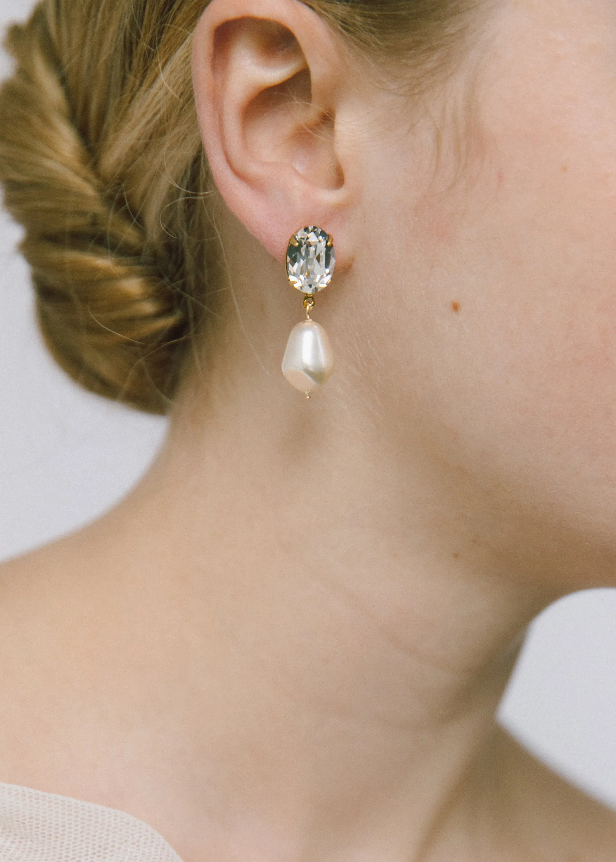 Tunis Earrings -- Diamond