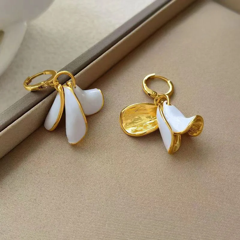 White Enamel Flower Drop Earrings jlt11817